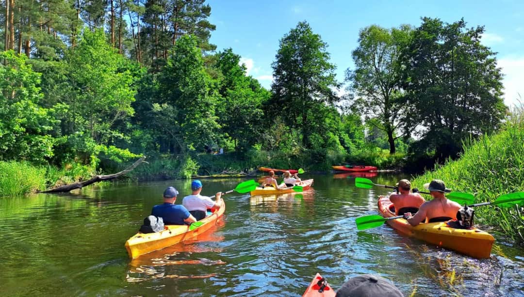 Jak skręcać kajakiem - skuteczne techniki, które ułatwią manewrowanie