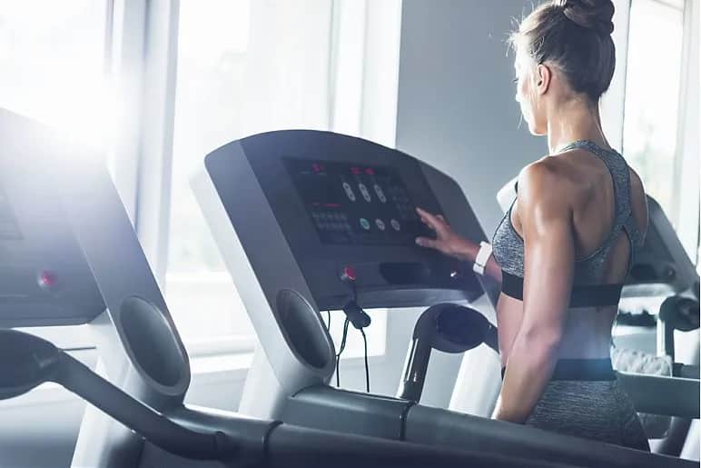 Ile cardio po treningu siłowym: klucz do szybkiej regeneracji i spalania tłuszczu