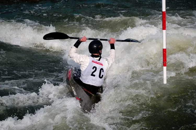 Kajakarstwo górskie w Krakowie - najlepsze trasy i kluby dla pasjonatów
