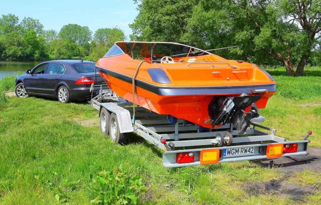 Kajakarstwo a wioślarstwo - kluczowe różnice, które musisz znać